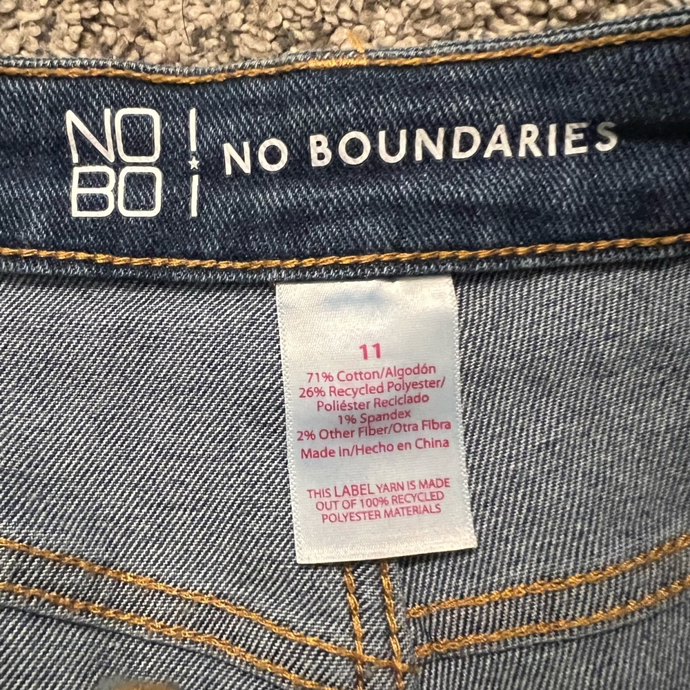 Button shorts with string - Picture 3 of 3